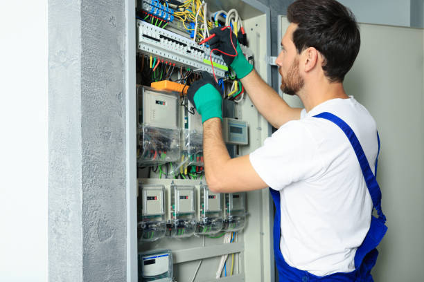 Best Circuit Breaker Repair  in Gladstone, MO